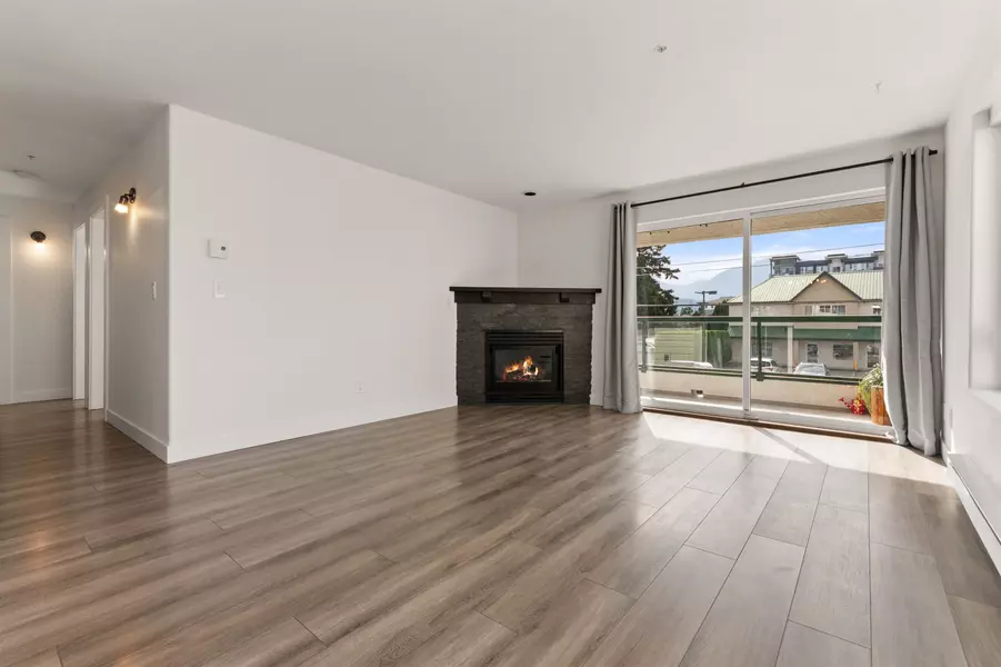 7415 Shaw AVE #201, Chilliwack, BC V2R 3C1