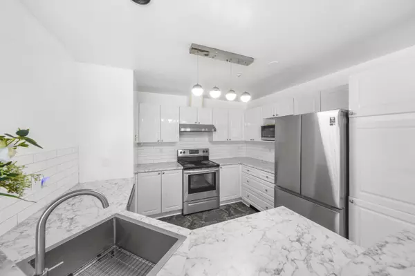 Port Coquitlam, BC V3C 6K7,2422 Hawthorne AVE #63