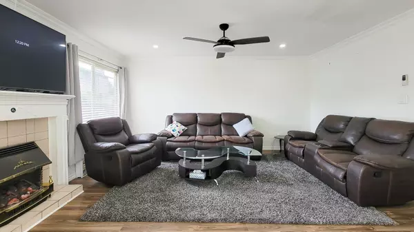 Abbotsford, BC V2S 7G2,2952 Nelson PL #9