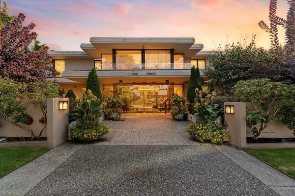 15050 Prospect AVE #301, White Rock, BC V4B 2B4