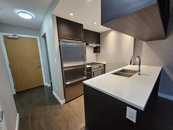 Richmond, BC V6Y 0J3,6188 No. 3 RD #5FL