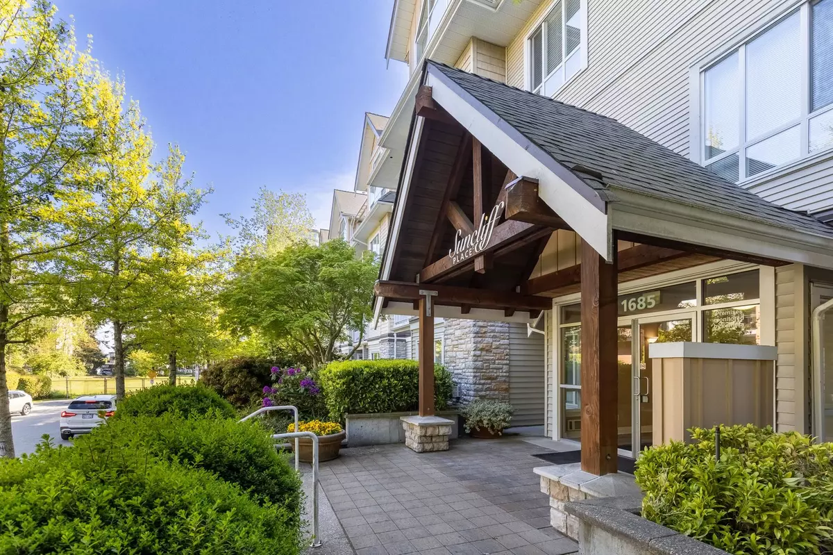 Surrey, BC V4A 9Y1,1685 152a ST #208