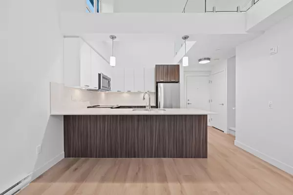 22562 121 AVE #410 Maple Ridge, BC V2X 3Y8