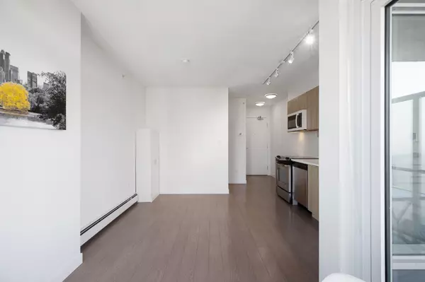 Surrey, BC V3T 0M4,13308 Central AVE #1813