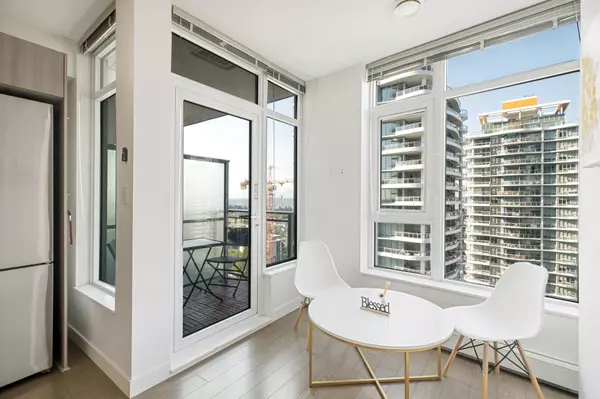 13308 Central AVE #1813, Surrey, BC V3T 0M4
