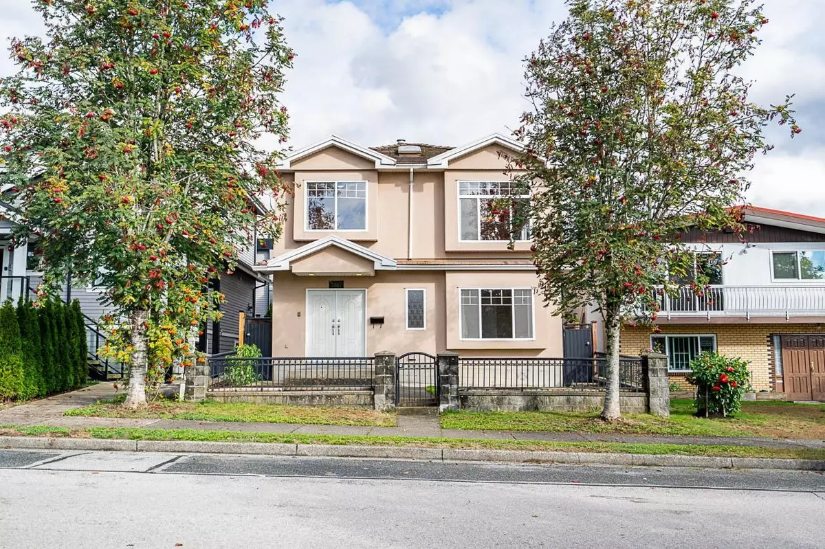 Vancouver, BC V5K 2K3,2887 E Georgia ST