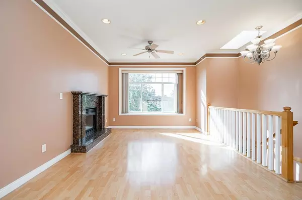 Vancouver, BC V5K 2K3,2887 E Georgia ST