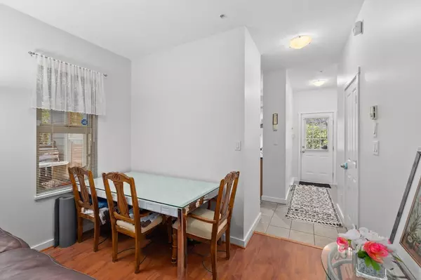 New Westminster, BC V3L 5W1,600 Park CRES #246