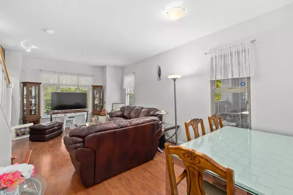 New Westminster, BC V3L 5W1,600 Park CRES #246