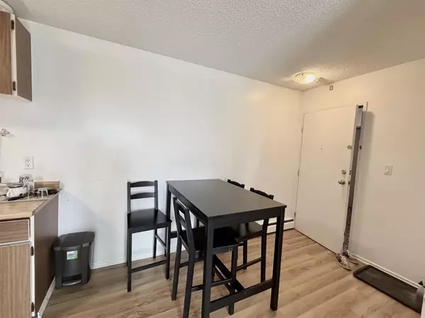 7280 Lindsay RD #304 Richmond, BC V7C 3M6