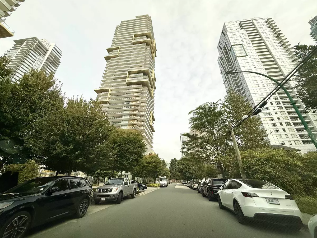 Burnaby, BC V5H 0H8,6383 Mckay AVE #1109