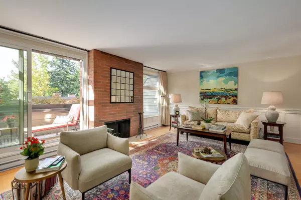 Vancouver, BC V6L 3E2,4035 Springtree DR
