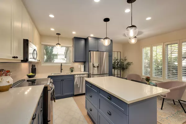 4035 Springtree DR, Vancouver, BC V6L 3E2