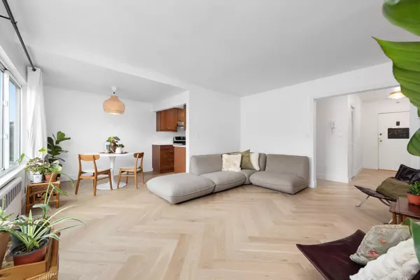 Vancouver, BC V6J 3W8,1480 Arbutus ST #34