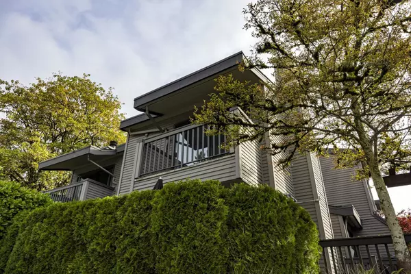 3132 Lonsdale AVE, North Vancouver, BC V7N 3J8