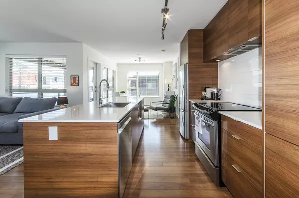 North Vancouver, BC V7P 0A9,1679 Lloyd ST #409