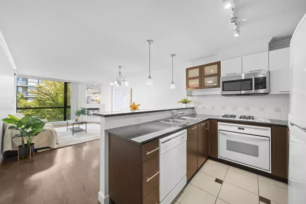 7831 Westminster HWY #724, Richmond, BC V6X 4J4