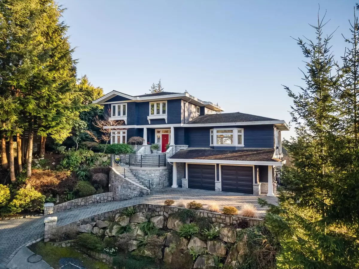 West Vancouver, BC V7W 3J3,4668 Headland DR