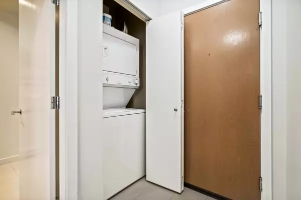 Port Moody, BC V3H 5L6,701 Klahanie DR #413