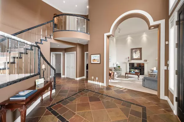 Surrey, BC V4A 9N8,13422 20a AVE