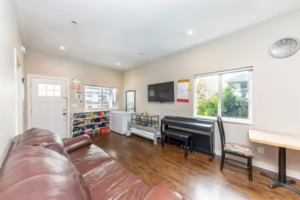 New Westminster, BC V3M 1K9,1011 Auckland ST