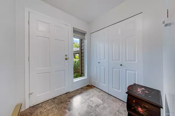 North Vancouver, BC V7H 2T8,808 Roche Point DR