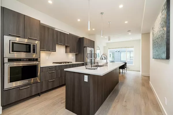 Surrey, BC V3Z 0S3,16337 23a AVE #27