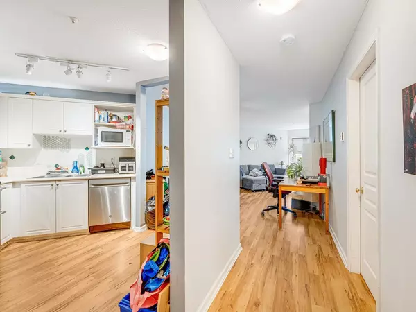 Surrey, BC V3W 0Z2,8139 121a ST #311