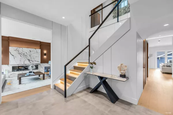 Vancouver, BC V6N 3V5,3852 W 50th AVE