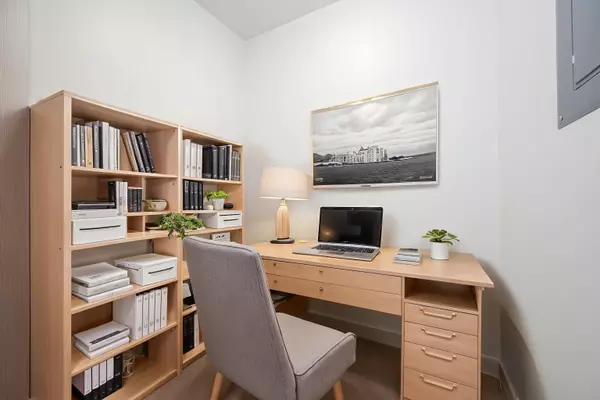 North Vancouver, BC V7L 0C6,111 E 3rd ST #414