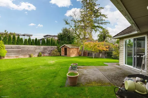 Richmond, BC V7C 2C2,5571 Forsyth CRES