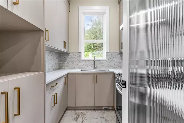 8211 Harvest PL Chilliwack, BC V4Z 0E4