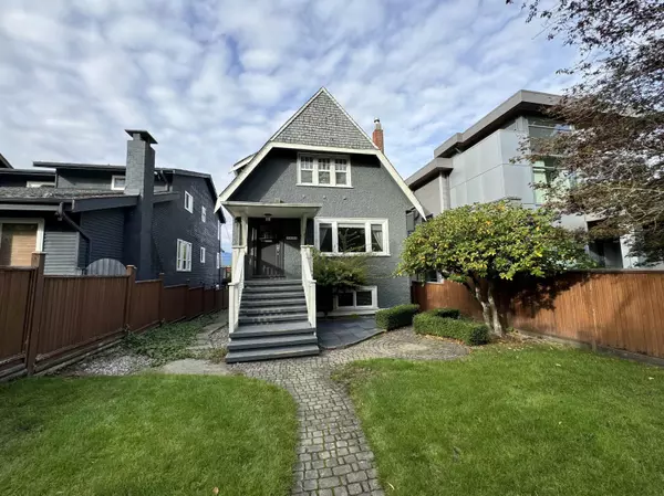 3845 W 13 AVE, Vancouver, BC V6R 2S9