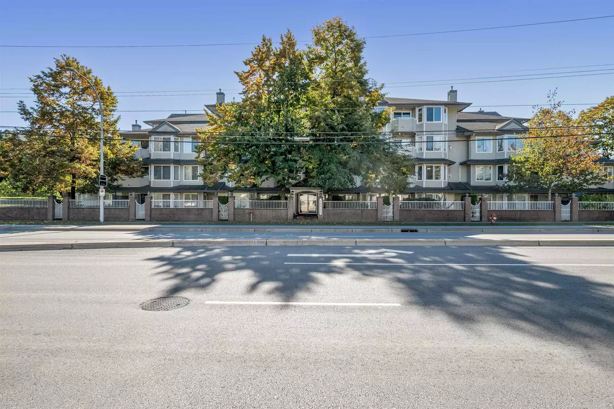 Surrey, BC V3W 0V2,12110 80 AVE #401