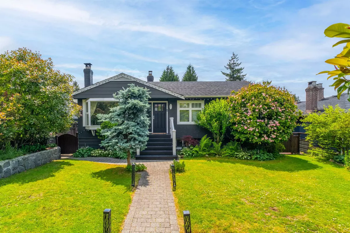 North Vancouver, BC V7N 2G9,445 W 26th ST
