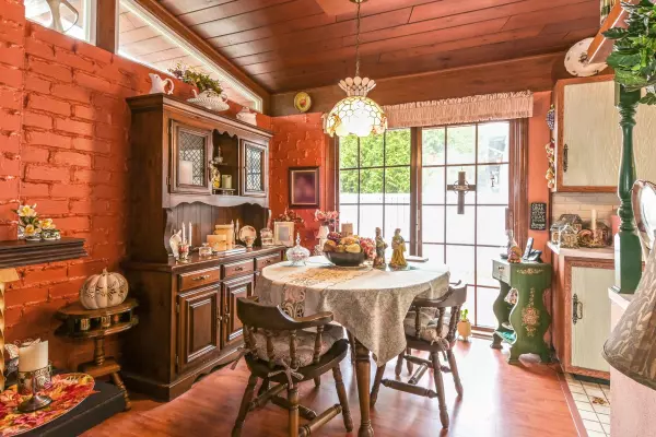 Surrey, BC V3W 2X3,14086 77a AVE