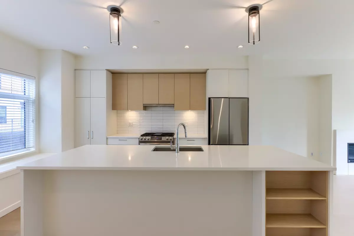 New Westminster, BC V3M 0N3,629 South Dyke RD #6