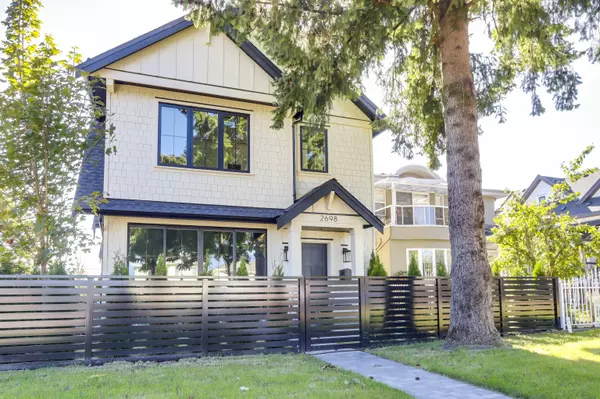 2698 E 5th AVE, Vancouver, BC V5M 1M9