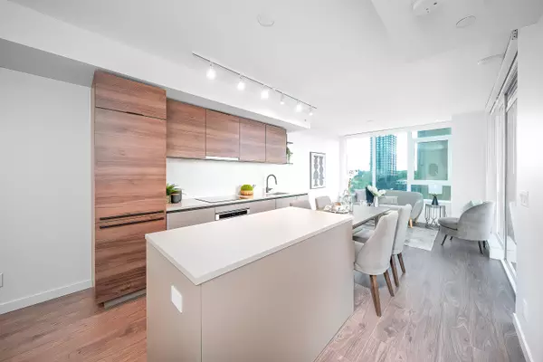 Surrey, BC V3T 0S7,10448 University DR #1308