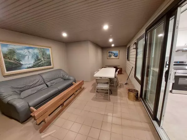 Vancouver, BC V6P 6B3,1849 SW Marine DR