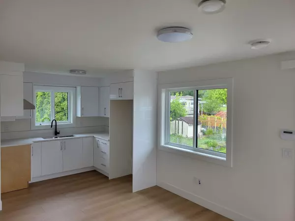 Burnaby, BC V5B 2J8,6765 Kitchener ST #4
