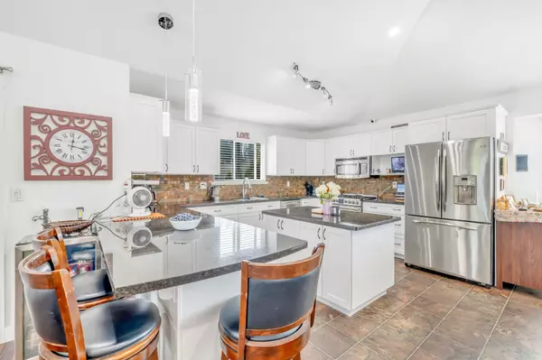 Maple Ridge, BC V2X 2N6,20558 122 AVE