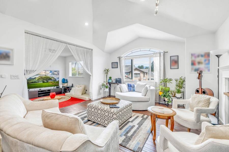 20558 122 AVE, Maple Ridge, BC V2X 2N6