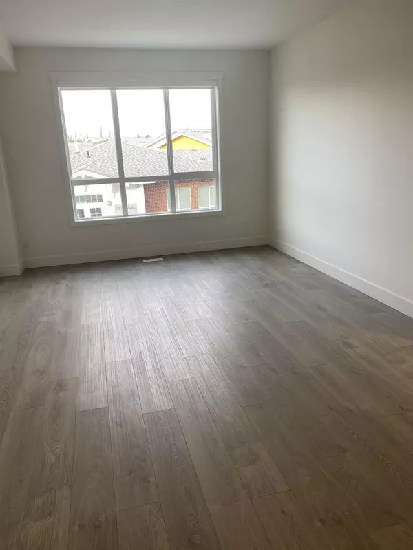 Surrey, BC V3Z 1J3,16561 17a AVE #127