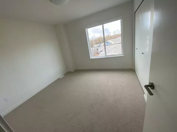 16561 17a AVE #127 Surrey, BC V3Z 1J3