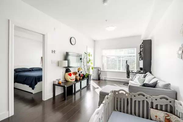 Surrey, BC V4N 6P1,6480 195a ST #313