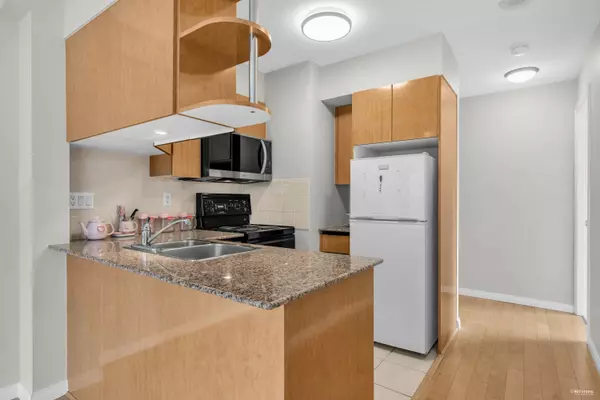 1189 Howe ST #1608 Vancouver, BC V6Z 2X4