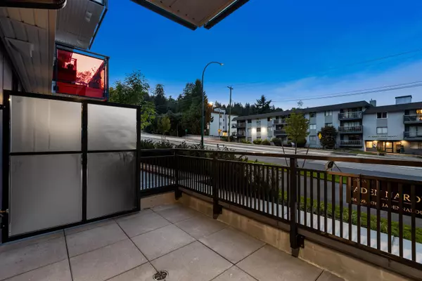 Port Moody, BC V3H 0N5,2015 St. Johns ST #105