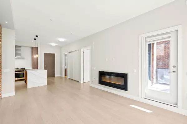 New Westminster, BC V3M 0J4,260 Salter ST #211