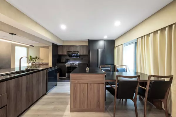Richmond, BC V7E 4J5,11491 7th AVE #116